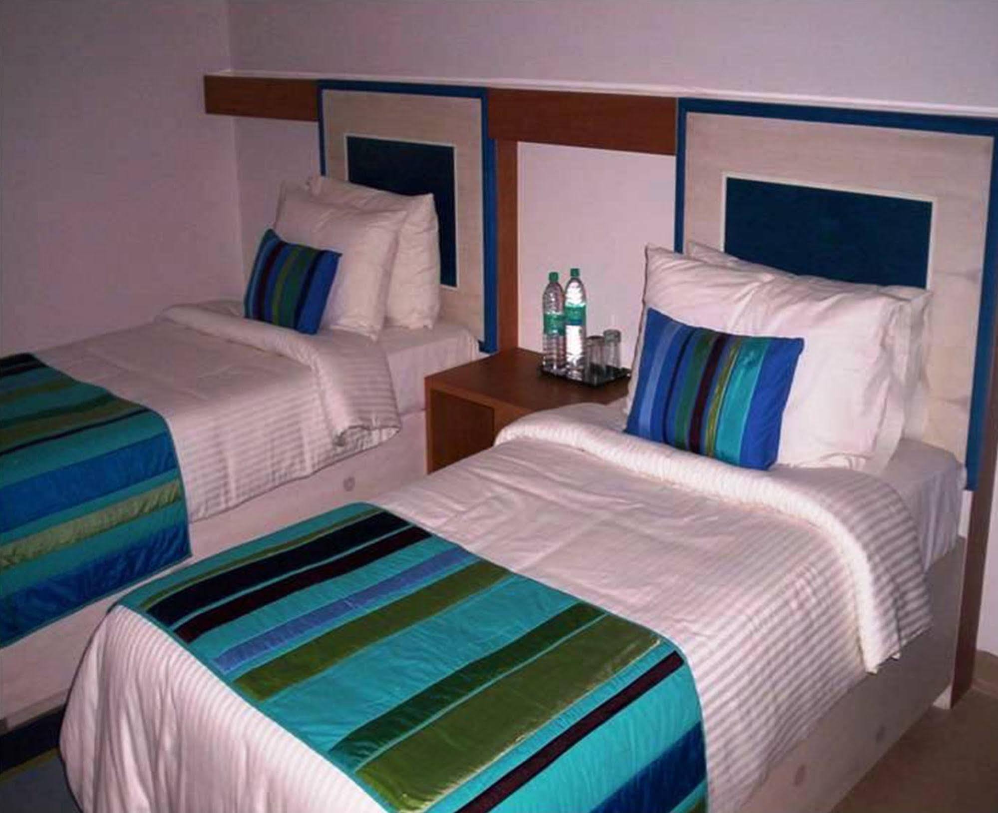 Peerles Sarovar Portico Port Blair Zimmer foto