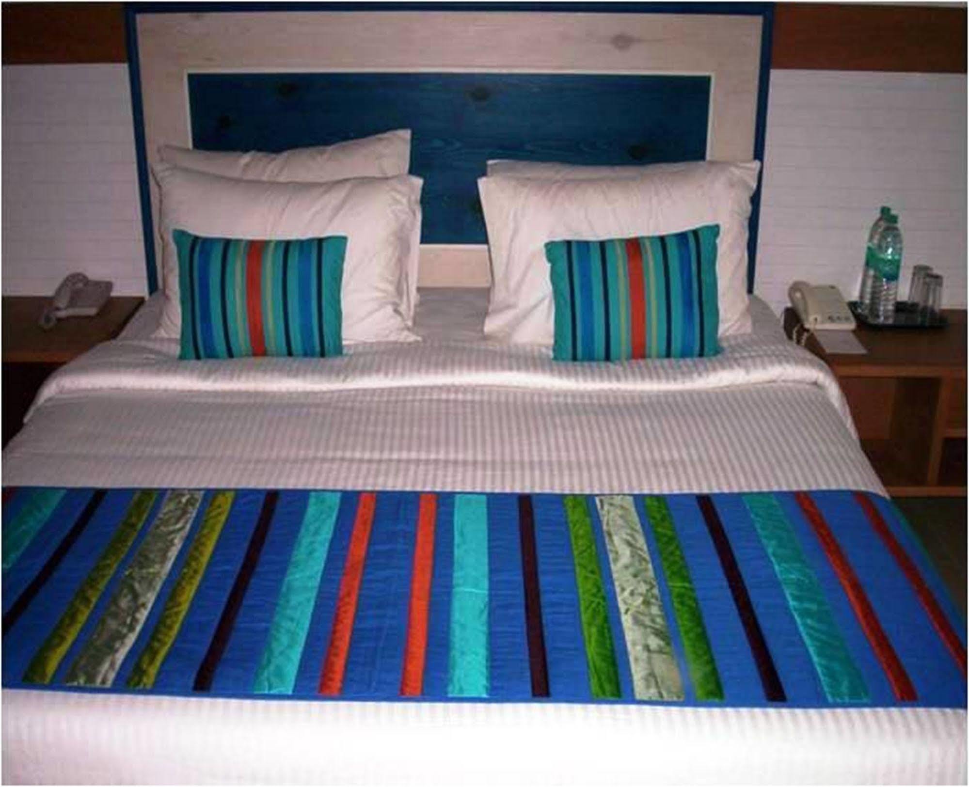 Peerles Sarovar Portico Port Blair Zimmer foto